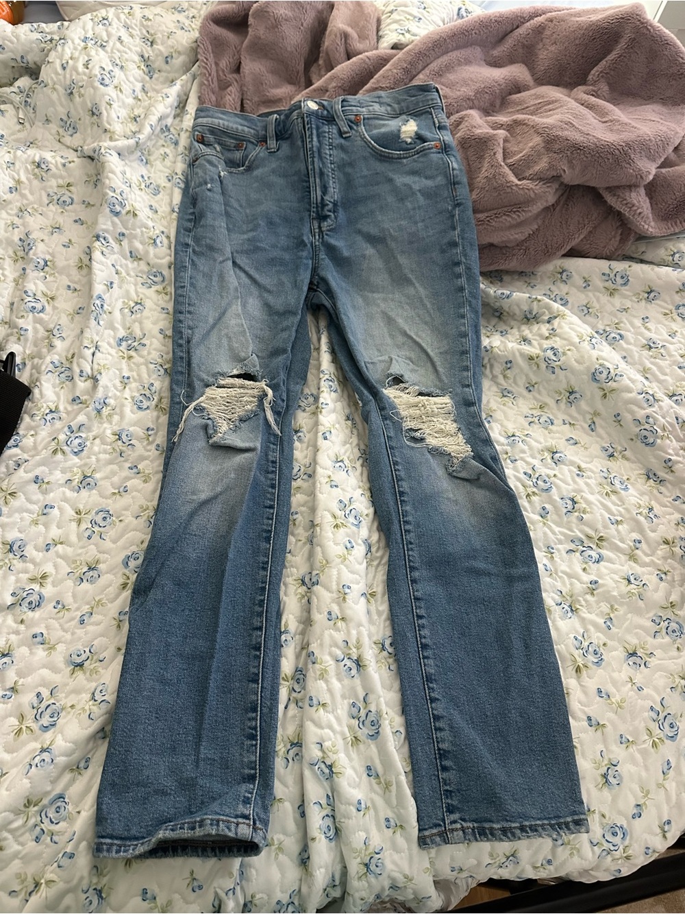 Women’s Distressed Blue Ripped Knee Jeans the perfect vintage Jean